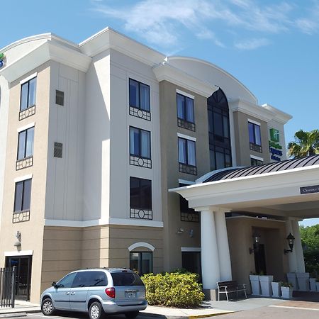 Holiday Inn Express Hotel & Suites Tampa-Usf-Busch Gardens, An Ihg Hotel Exterior photo